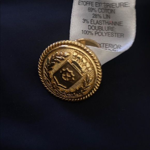 FRAME Double Breasted Shrunken
Blazer - Picture 13 of 13